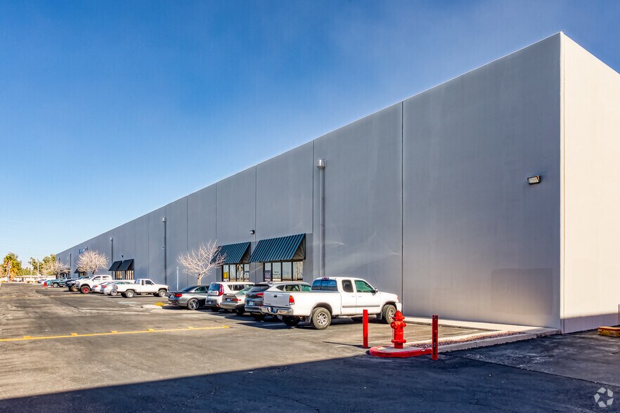 More Photos Of 3245 E Patrick Ln, Las Vegas Warehouse For Lease