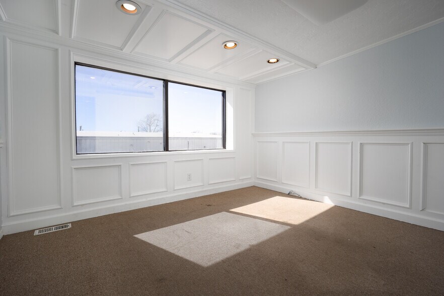 More Photos Of 2805 Broce Dr, Norman Warehouse For Sale