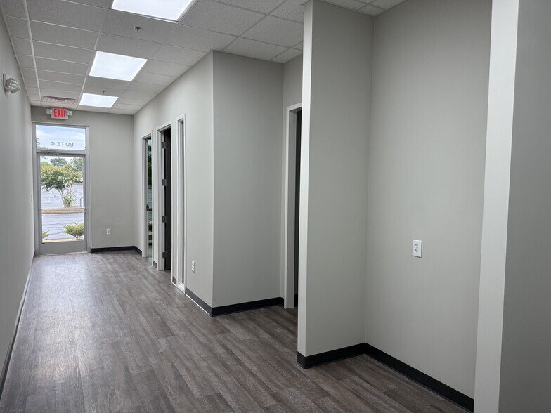 More Photos Of 2975 Breckinridge Blvd, Duluth Industrial For Lease
