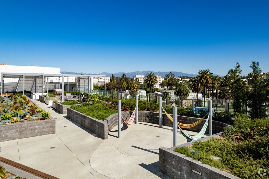 More Photos Of 2801 Sunset Pl, Los Angeles Apartments For Lease