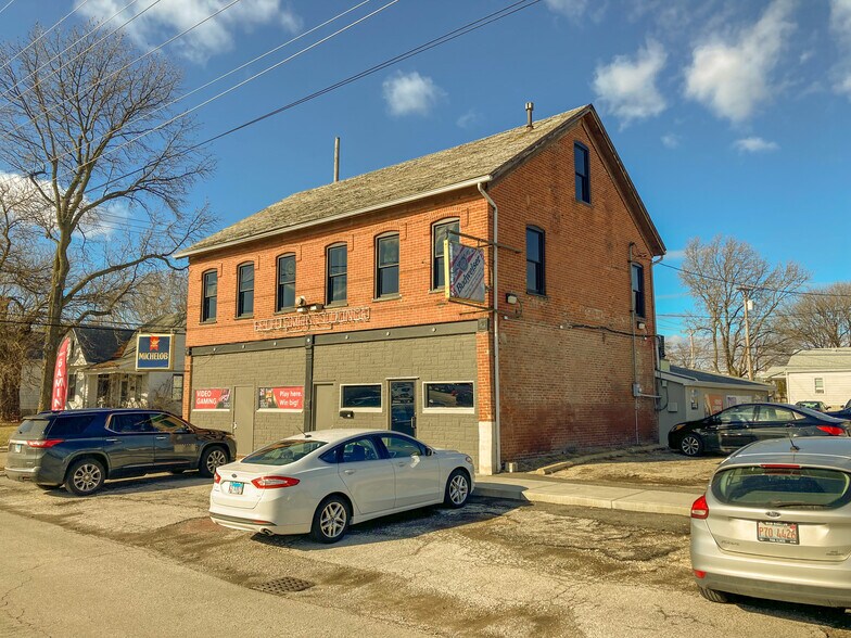 Primary Photo Of 229 W Mason St, Springfield Restaurant For Sale