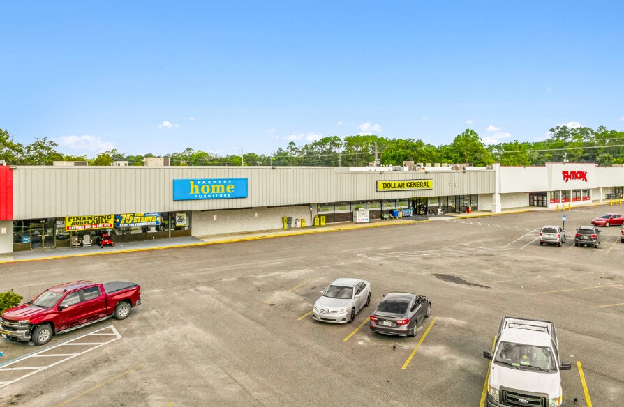 More Photos Of 801-840 S Walnut St, Starke General Retail For Sale