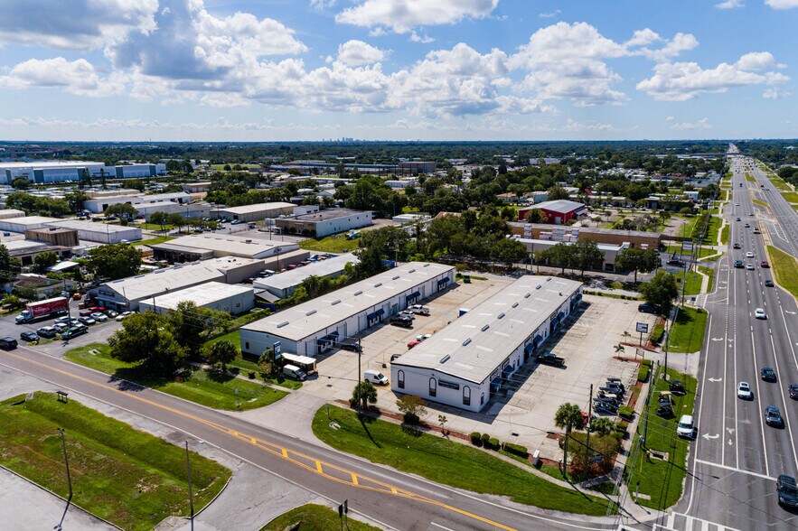 More Photos Of 12505 66th St N, Largo Warehouse For Lease