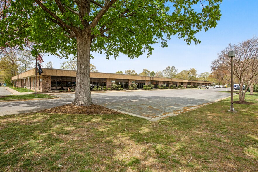 More Photos Of 739 Thimble Shoals Blvd, Newport News Office For Lease