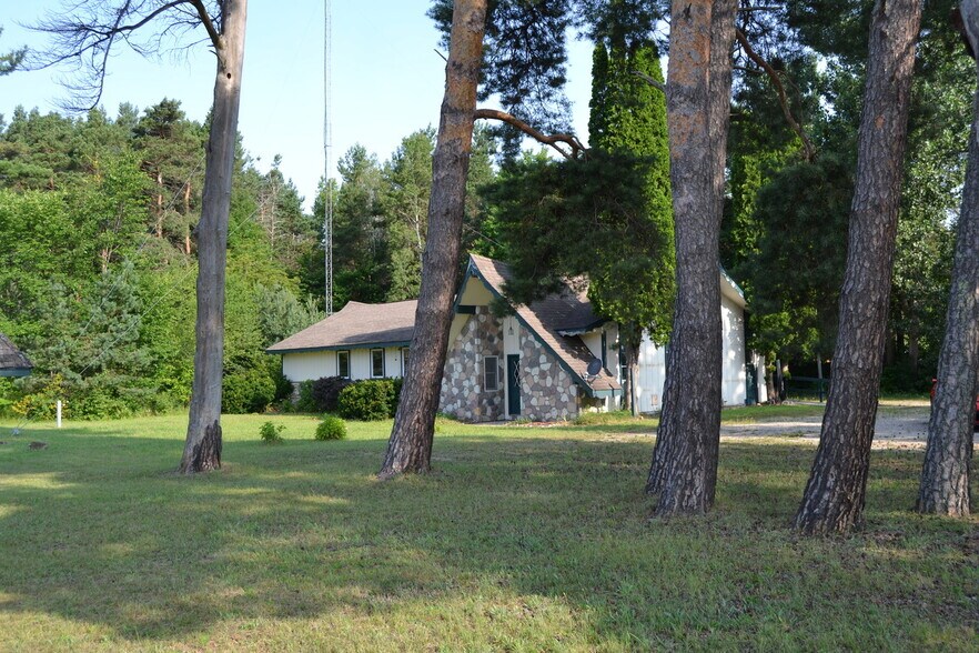 More Photos Of 28 Old Colony Rd, Gaylord Industrial For Sale