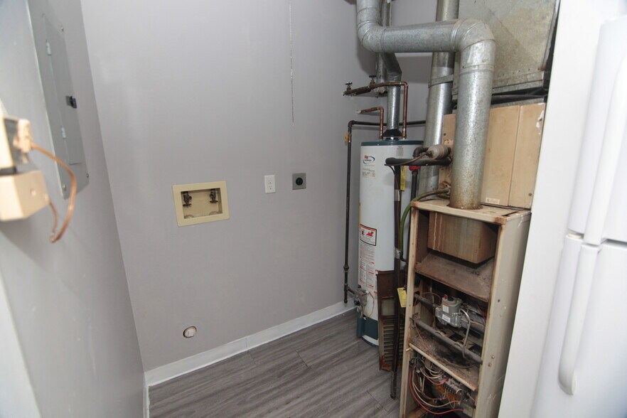 More Photos Of 1524 38th St, Rock Island Office Residential For Sale