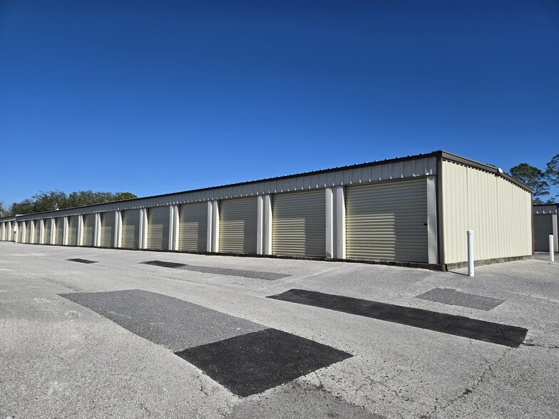 More Photos Of 2281 Us Highway 441/27, Fruitland Park Self Storage For Lease