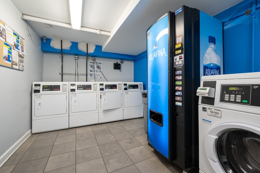 More Photos Of 5525 N Winthrop Ave, Chicago Apartments For Sale