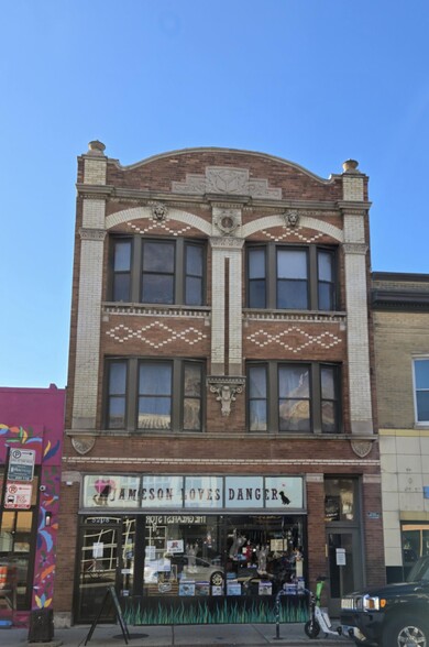 Primary Photo Of 5208 N Clark St, Chicago Storefront Retail Office For Lease