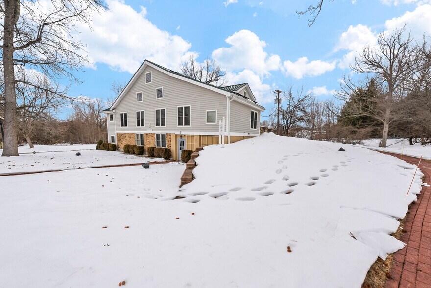 More Photos Of 3 Mapleton Rd, Princeton Office For Sale