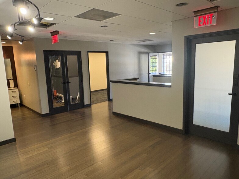 More Photos Of 1210-1214 E Green St, Pasadena Office For Lease