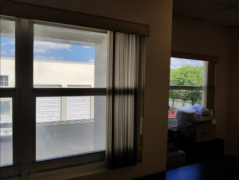 More Photos Of 5900 NW 99th Ave, Miami Light Distribution For Lease