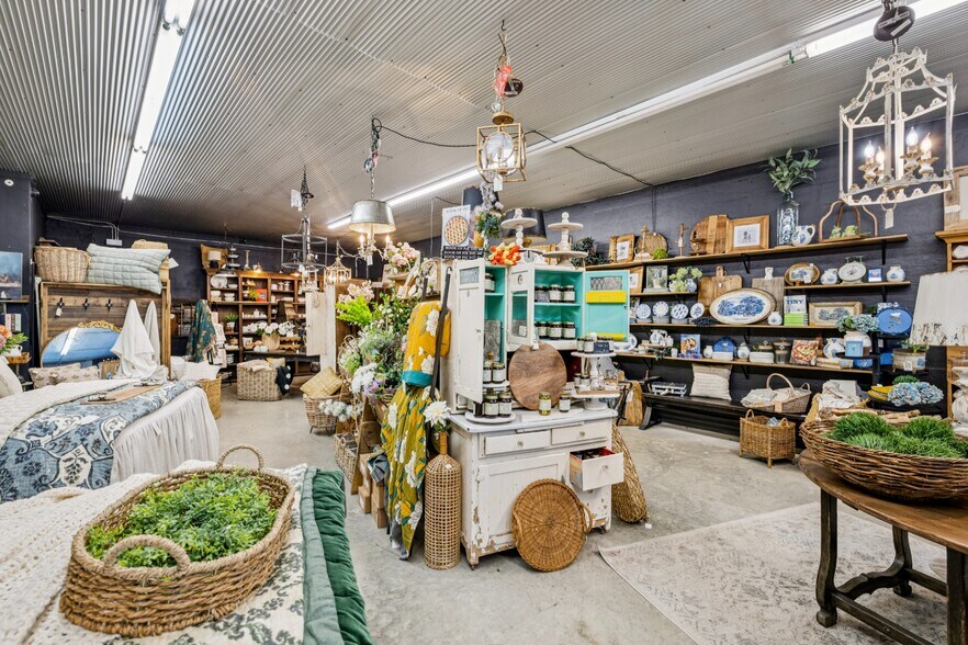 More Photos Of 134 S Main St, Goodlettsville Freestanding For Sale