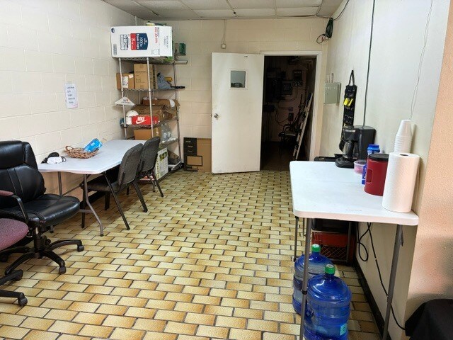 More Photos Of 5902 Spencer Hwy, Pasadena Auto Dealership For Lease