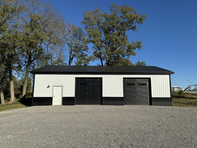 Primary Photo Of 1081 Stamping Ground Rd, Georgetown Flex For Sale