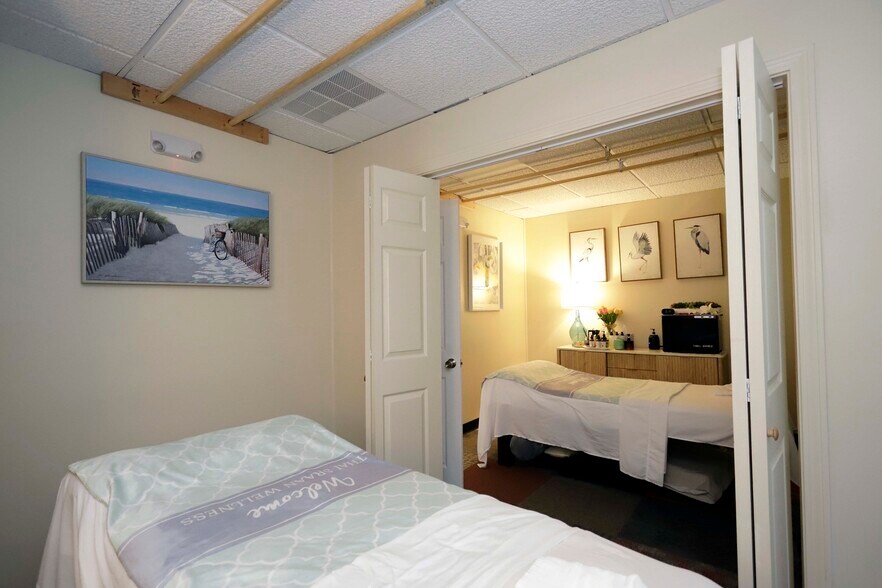 More Photos Of 597 Dartmouth St, Dartmouth Office For Sale