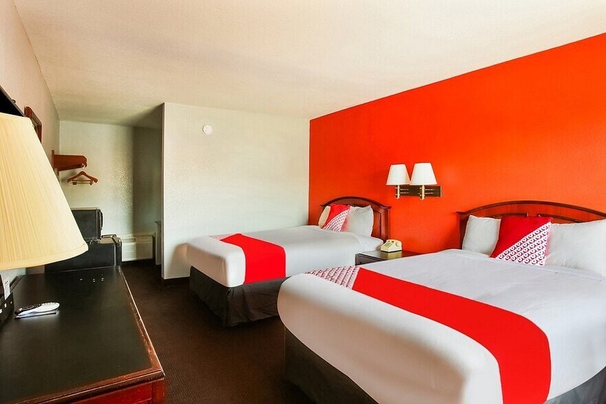 More Photos Of 4012 N State Line Ave, Texarkana Hotel For Sale