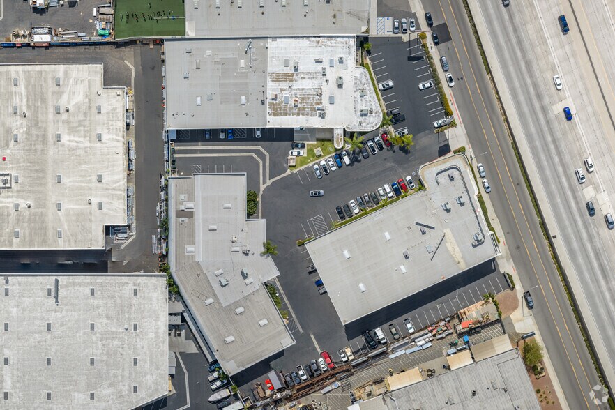 More Photos Of 1611 W Pomona Rd, Corona Unknown For Lease