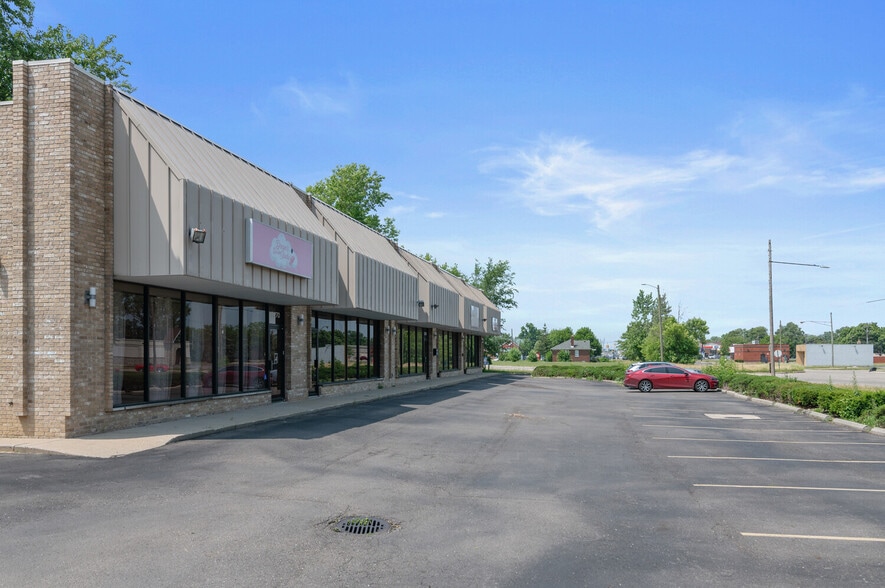 More Photos Of 13210-13270 Trenton Rd, Southgate Office For Lease