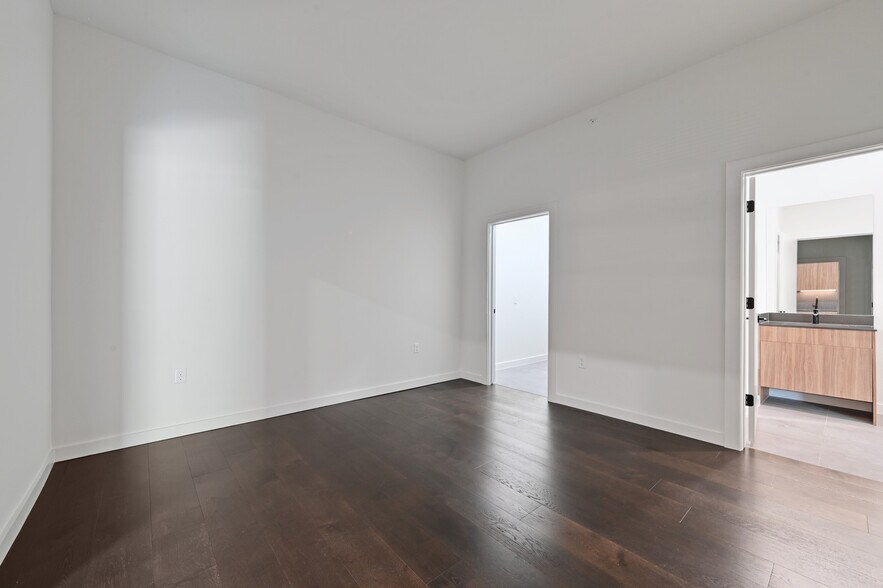 More Photos Of 2209 S First St, Austin Apartments For Sale