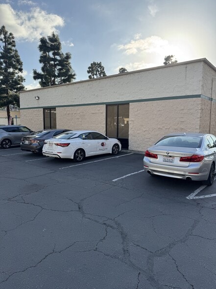 More Photos Of 4616 Mission Gorge Pl, San Diego Office For Sale