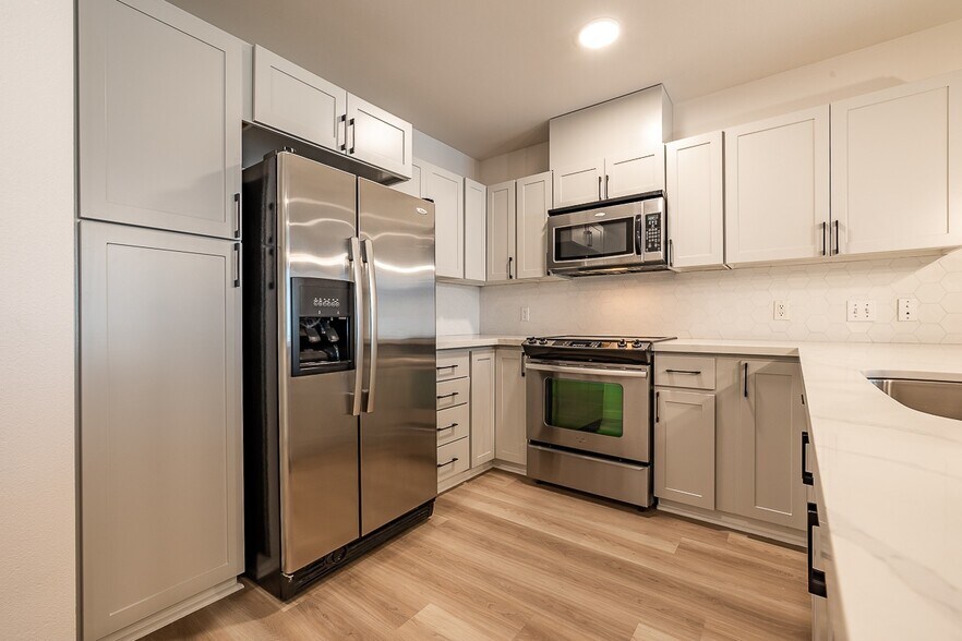 More Photos Of 1900 Queen Anne Ave N, Seattle Apartments For Lease