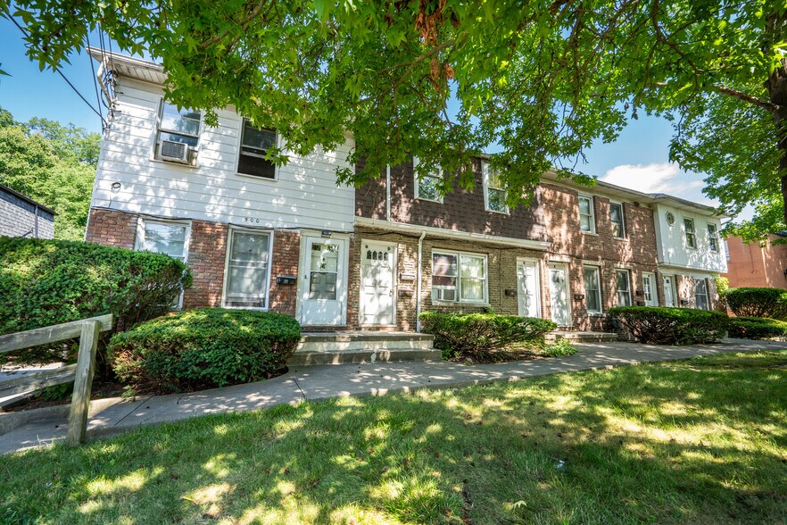 Primary Photo Of 500 Zahn Dr, Akron Apartments For Sale