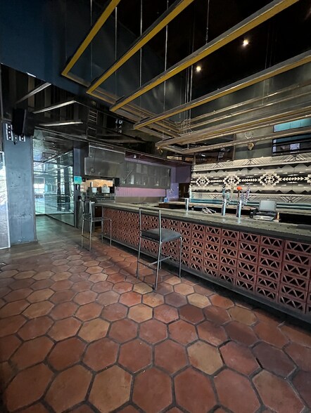 More Photos Of 4935 N Mesa St, El Paso Restaurant For Lease