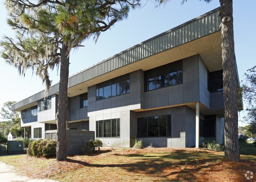 More Photos Of 330 Shipyard Blvd, Wilmington Office Residential For Lease