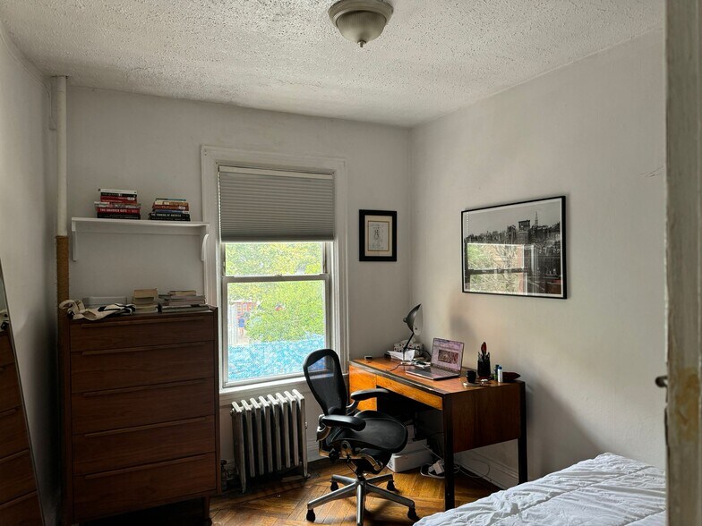 More Photos Of 57 Stanton St, New York Storefront Retail Residential For Sale