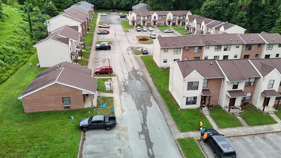 More Photos Of 77 Quail Holw, Inez Apartments For Sale