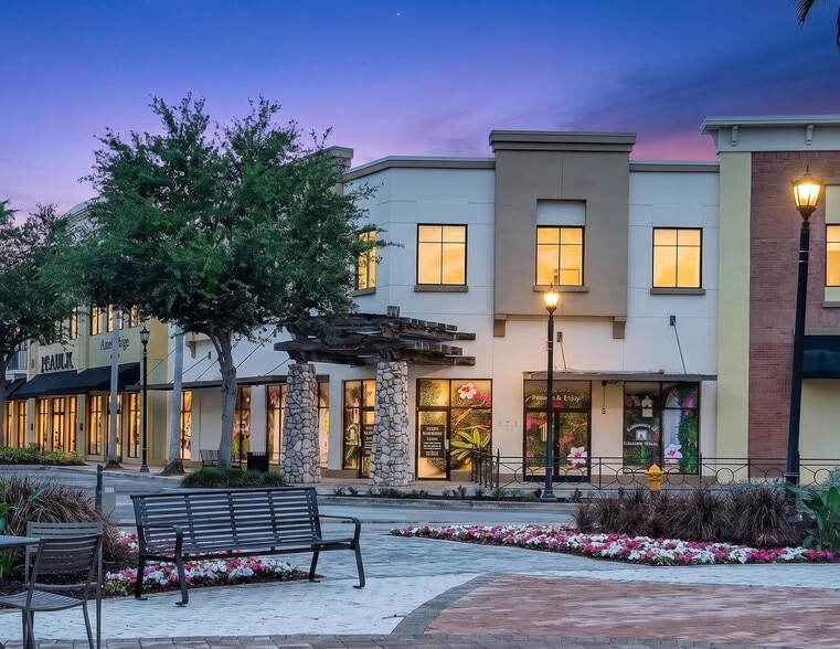 More Photos Of 1479 Town Center Dr, Lakeland Unknown For Lease