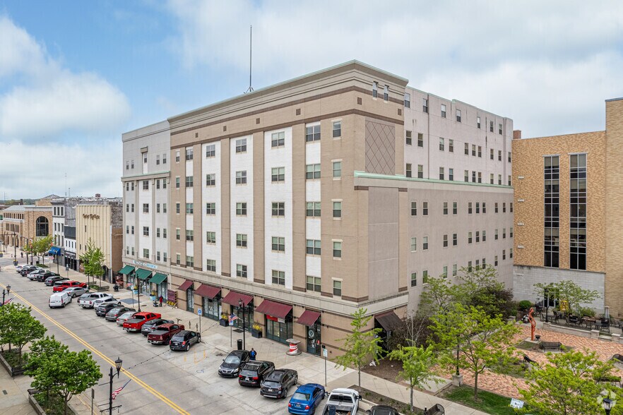 Primary Photo Of 211 S Michigan St, South Bend Apartments For Lease