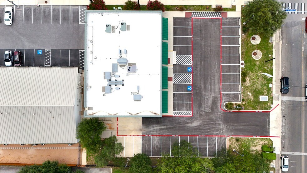 More Photos Of 4999 De Zavala, San Antonio General Retail For Sale