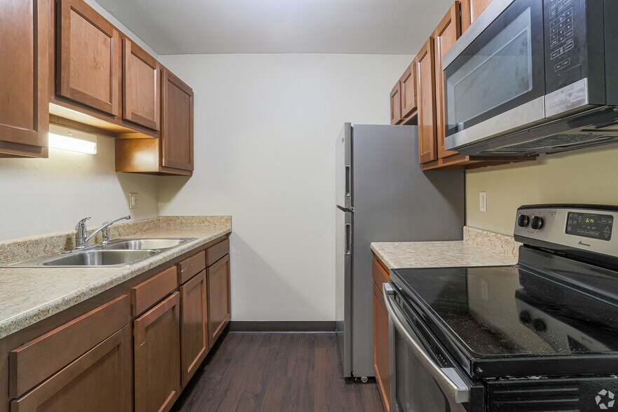 More Photos Of 6129-6201 Beechfield Dr, Lansing Apartments For Sale