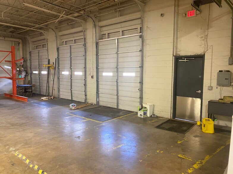 More Photos Of 158 Holly St, Jasper Distribution For Lease