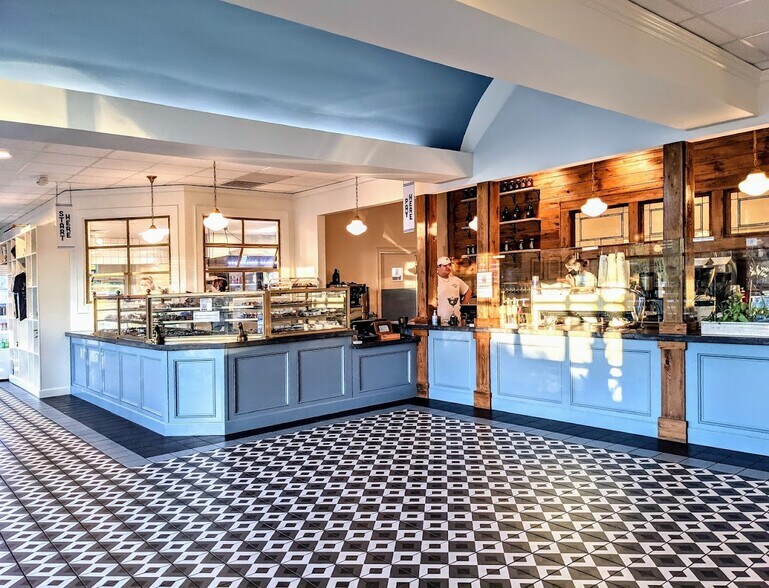 More Photos Of 11359 Highway 17, Pawleys Island Restaurant For Sale