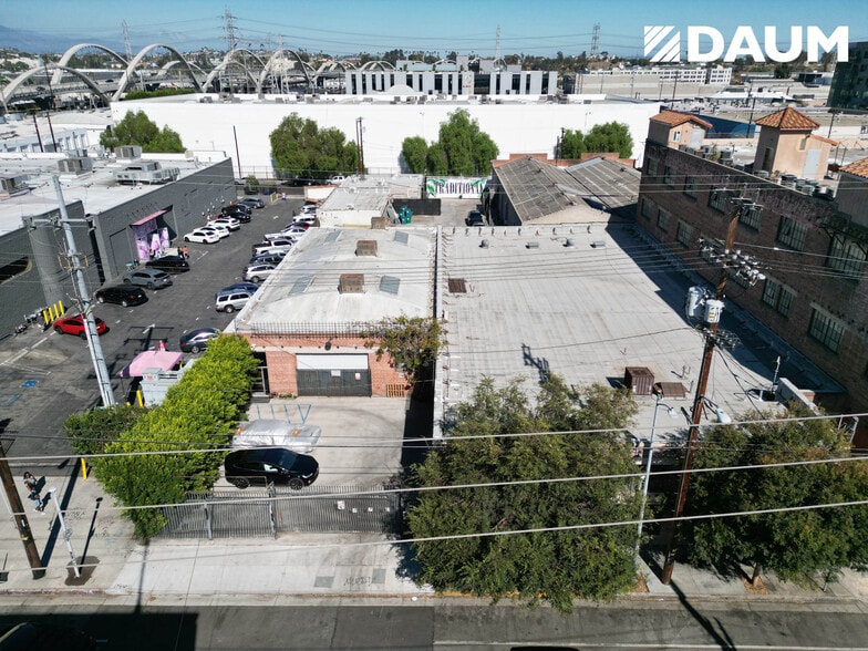 More Photos Of 644-648 Mateo St, Los Angeles Warehouse For Sale