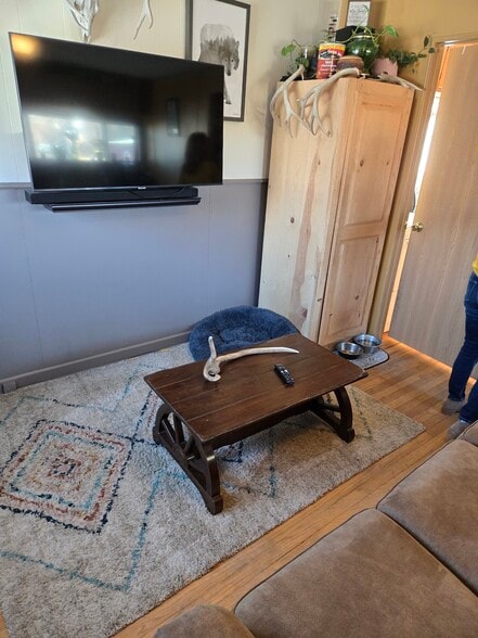 More Photos Of 100 US-14, Dayton Service For Sale