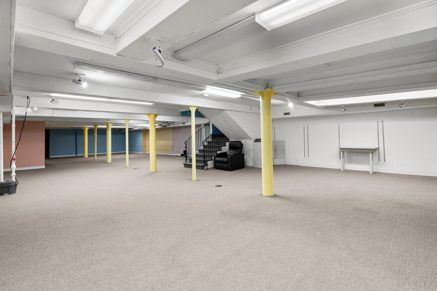 More Photos Of 20 E Main St, Torrington Restaurant For Lease