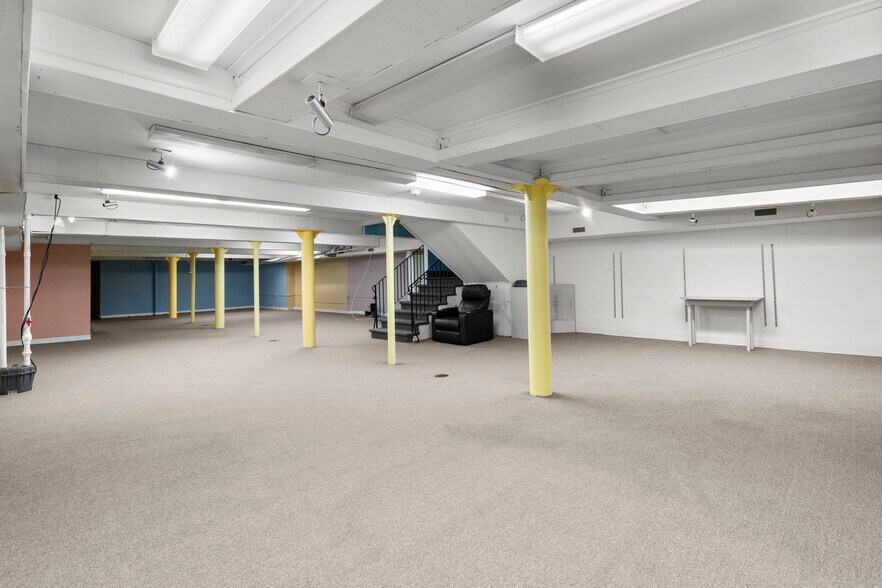 More Photos Of 23 Franklin St, Torrington Restaurant For Lease