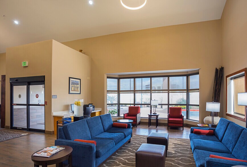 More Photos Of 4924 Constitution Ave, Baton Rouge Hotel For Sale