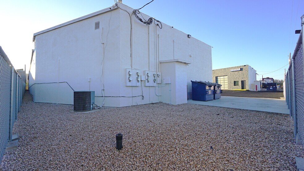 More Photos Of 4030 Stockton Hill Rd, Kingman Light Distribution For Sale