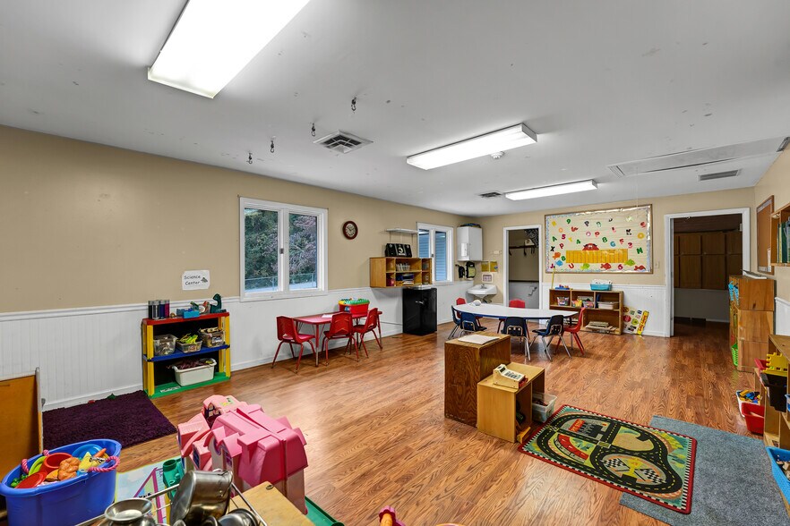 More Photos Of 7828 S Northshore Dr, Knoxville Schools For Sale