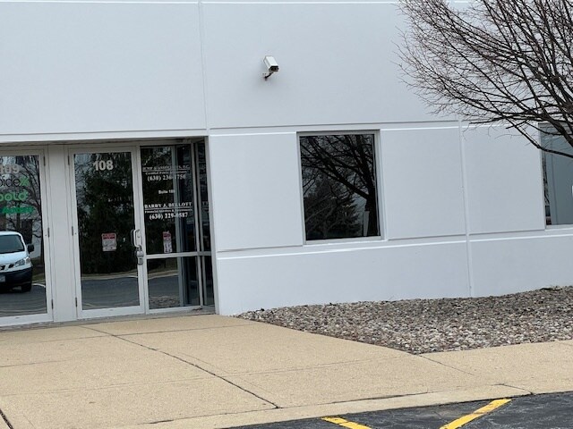 More Photos Of 2600 Beverly Dr, Aurora Light Distribution For Sale