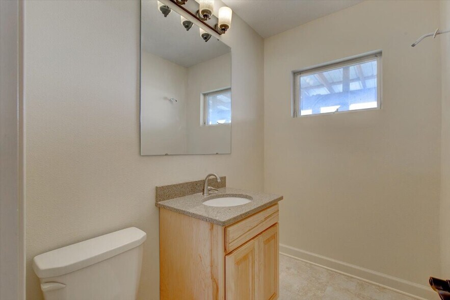 More Photos Of 2919 1st Ave SE, Cedar Rapids Office For Sale