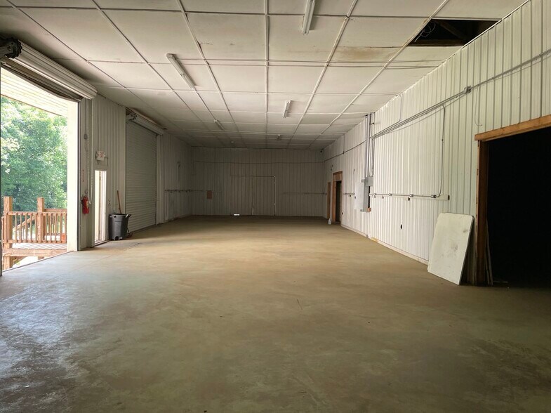 More Photos Of 59 Rogers Ave, Jasper Warehouse For Sale