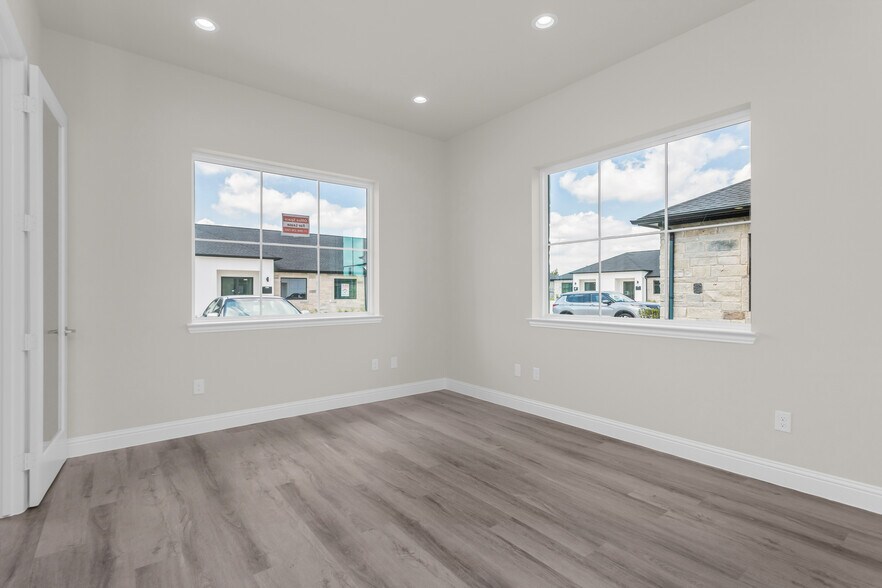 More Photos Of 6000 Alma Rd, McKinney Office For Lease