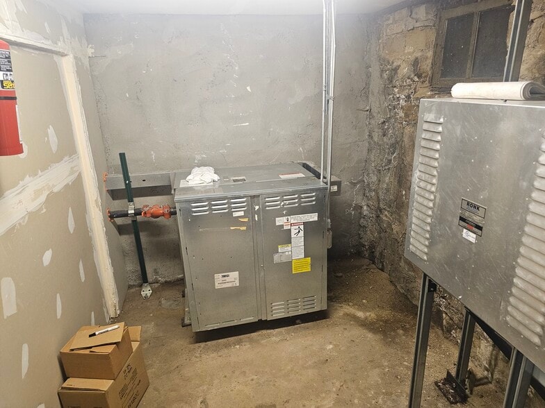 More Photos Of 2 S Main St, Coalville Loft Creative Space For Lease