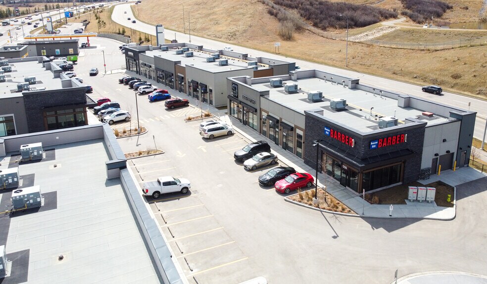 More Photos Of 11842 Sarcee Trail NW, Calgary Storefront For Lease
